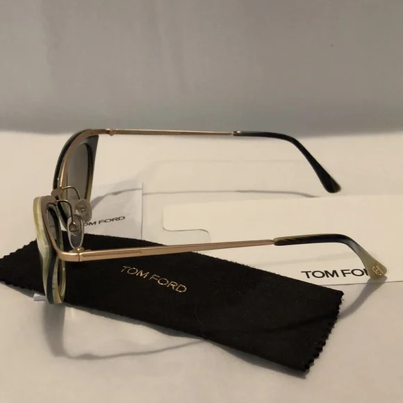 ✨HP✨ TOM FORD CAT EYE SUNGLASSES - Picture 5 of 14